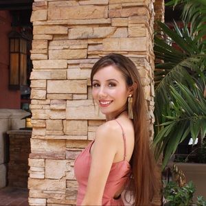 Meet your Posher, Ariana